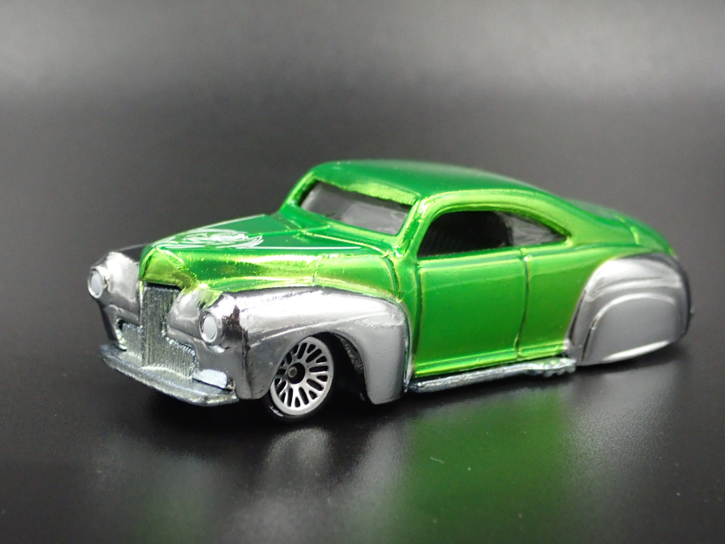 1941 41 FORD TAIL DRAGGER CUSTOM HOT ROD 1:64 SCALE DIORAMA DIECAST MODEL CAR