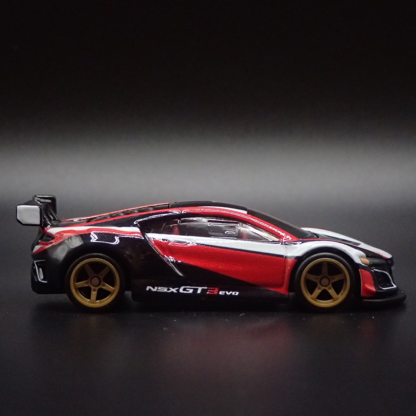 2017-2023 ACURA NSX GT3 EVO RACING 1:64 SCALE DISPLAY DIORAMA DIE