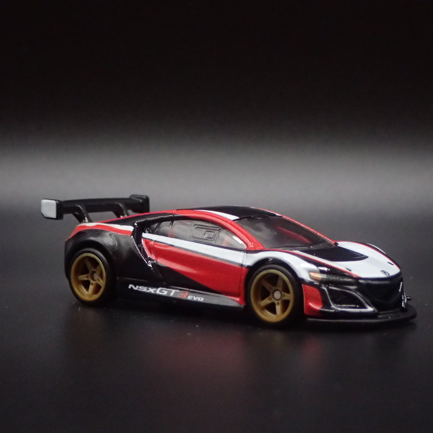 2017-2023 ACURA NSX GT3 EVO RACING 1:64 SCALE DISPLAY DIORAMA DIE