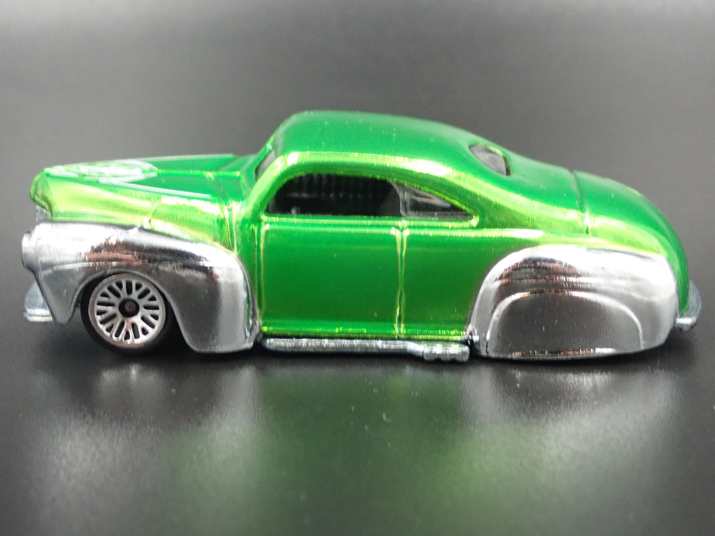 1941 41 FORD TAIL DRAGGER CUSTOM HOT ROD 1:64 SCALE DIORAMA DIECAST MODEL CAR