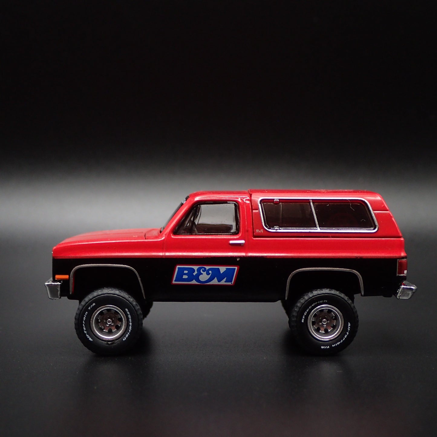 1991 91 GMC JIMMY SLE SUV SQUAREBODY B&M 1:64 SCALE DIORAMA DIECAST MODEL CAR
