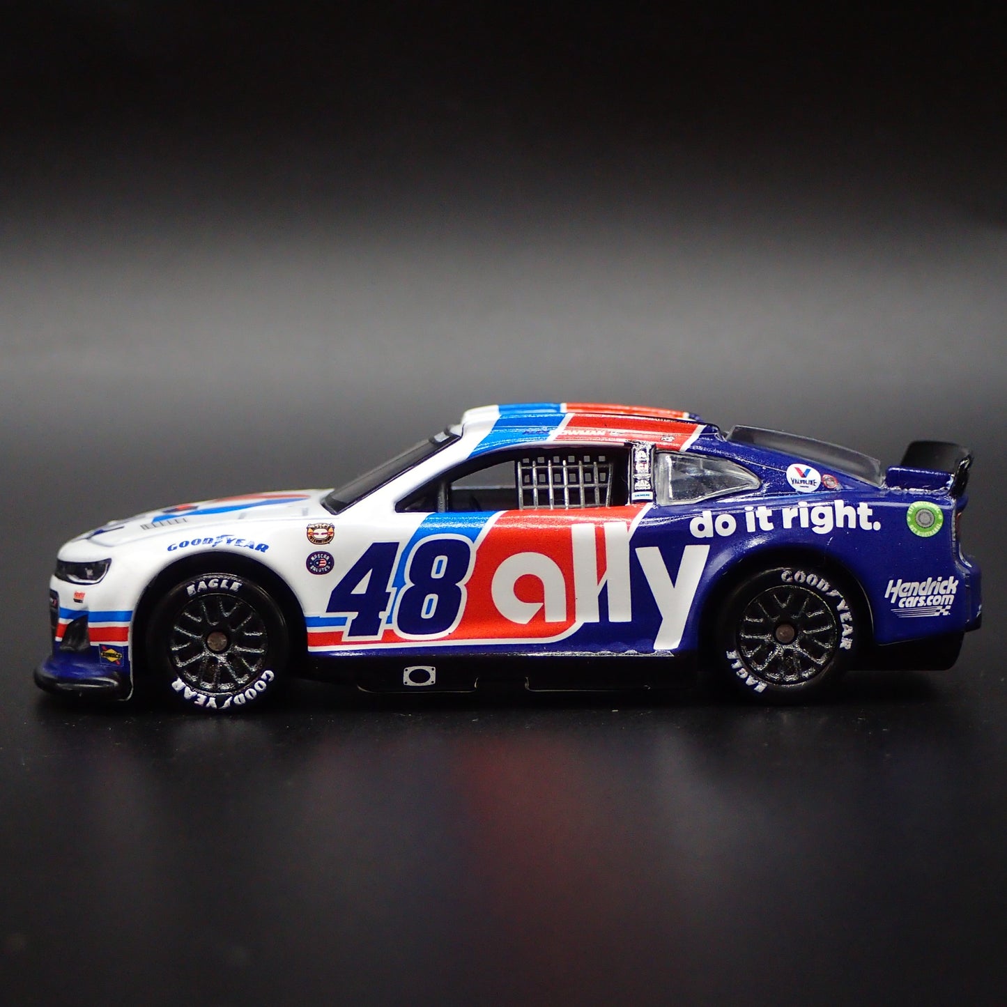 2022 CHEVY CAMARO ZL1 #48 ALEX BOWMAN ALLY THROWBACK NASCAR 1:64 SCALE MODEL CAR