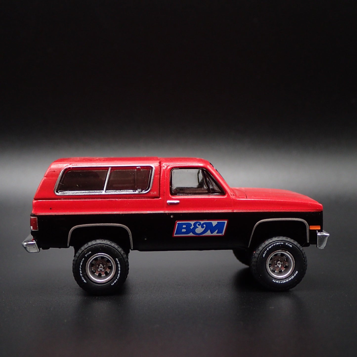 1991 91 GMC JIMMY SLE SUV SQUAREBODY B&M 1:64 SCALE DIORAMA DIECAST MODEL CAR