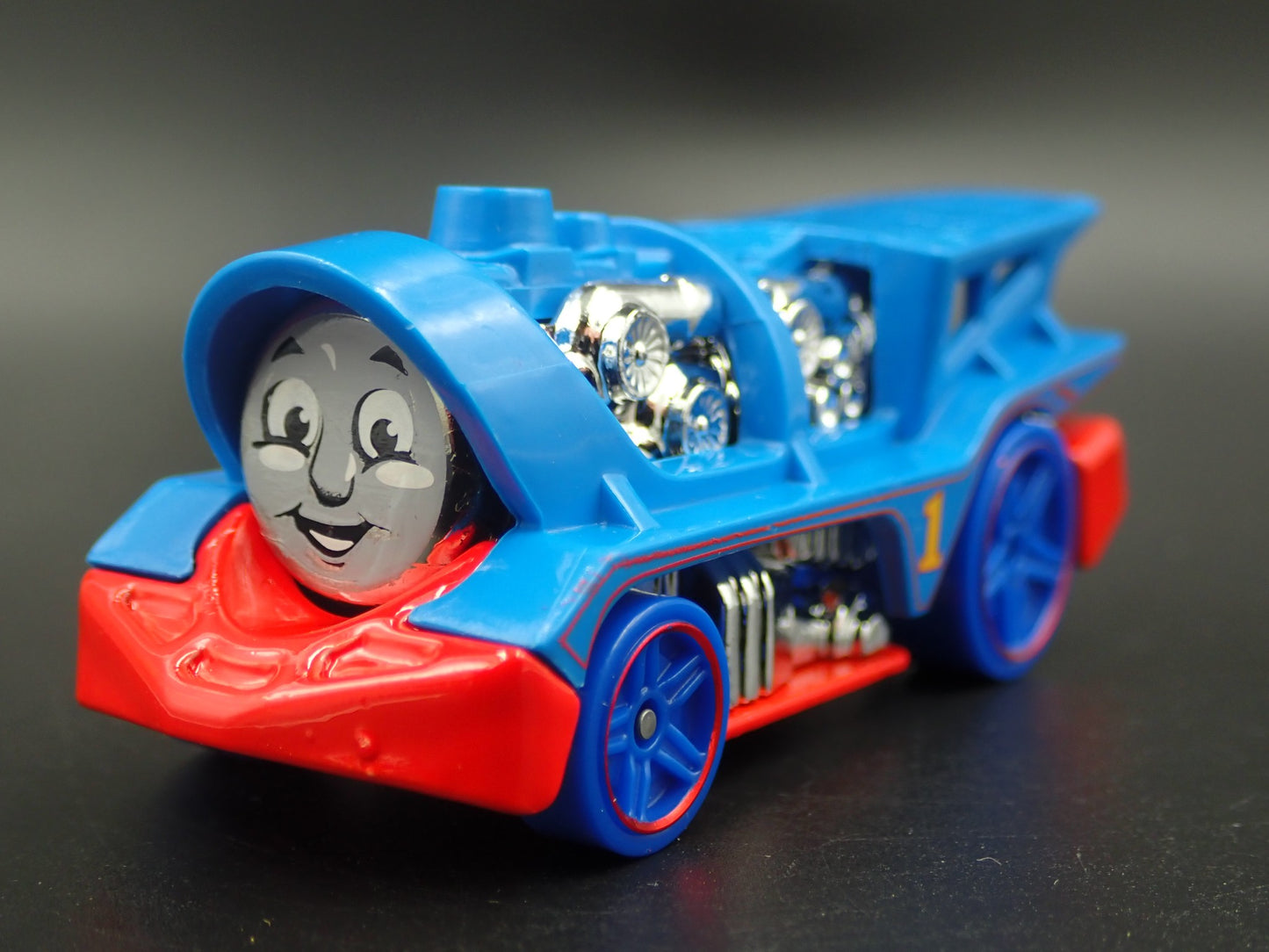 THOMAS THE TRAIN LOCO MOTORIN' 1:64 SCALE COLLECTIBLE DIORAMA DIECAST MODEL CAR