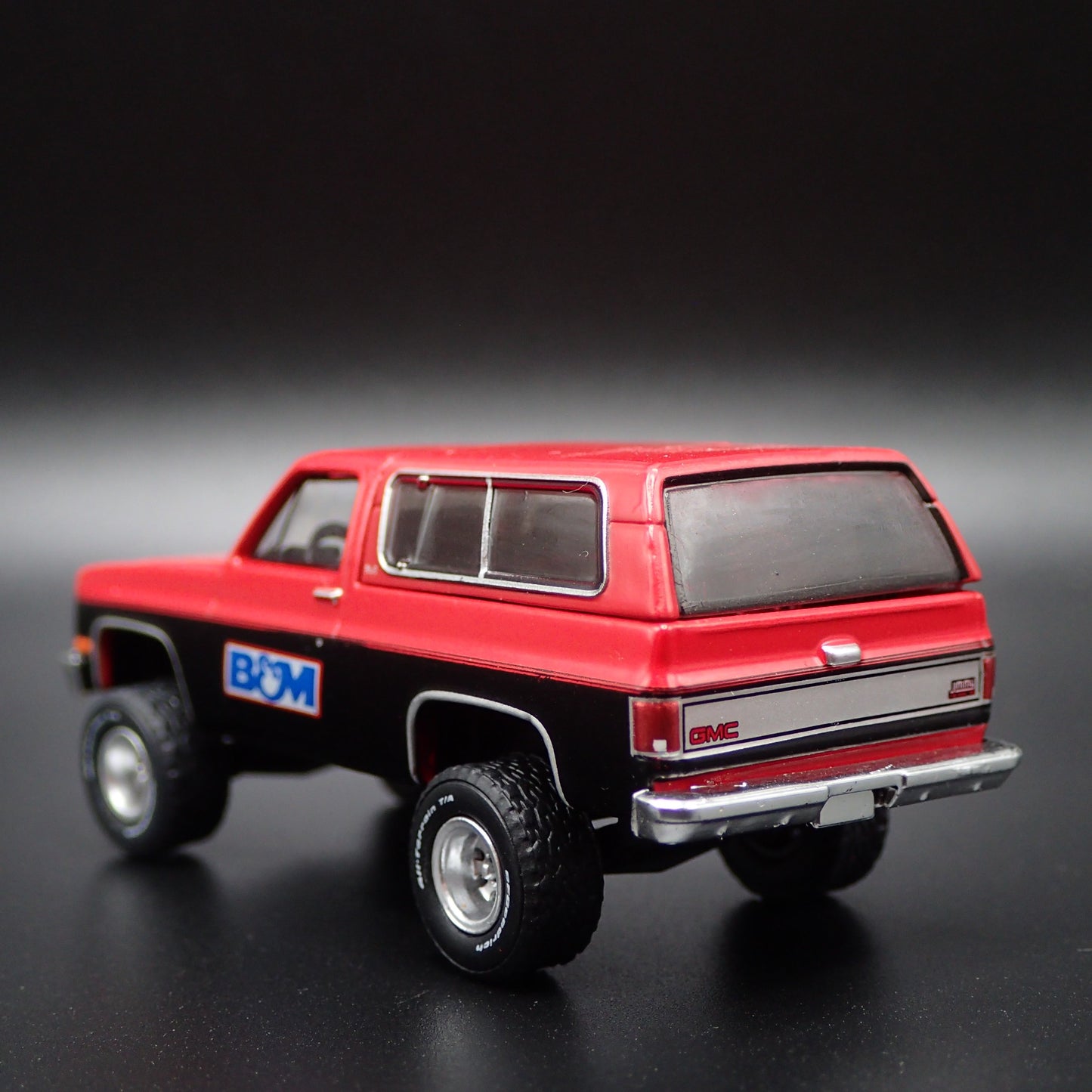 1991 91 GMC JIMMY SLE SUV SQUAREBODY B&M 1:64 SCALE DIORAMA DIECAST MODEL CAR