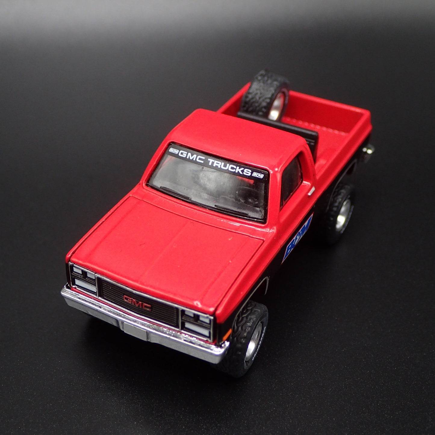 1991 91 GMC JIMMY SLE SUV SQUAREBODY B&M 1:64 SCALE DIORAMA DIECAST MODEL CAR