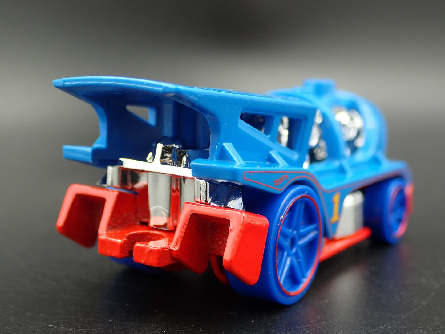 THOMAS THE TRAIN LOCO MOTORIN' 1:64 SCALE COLLECTIBLE DIORAMA DIECAST MODEL CAR