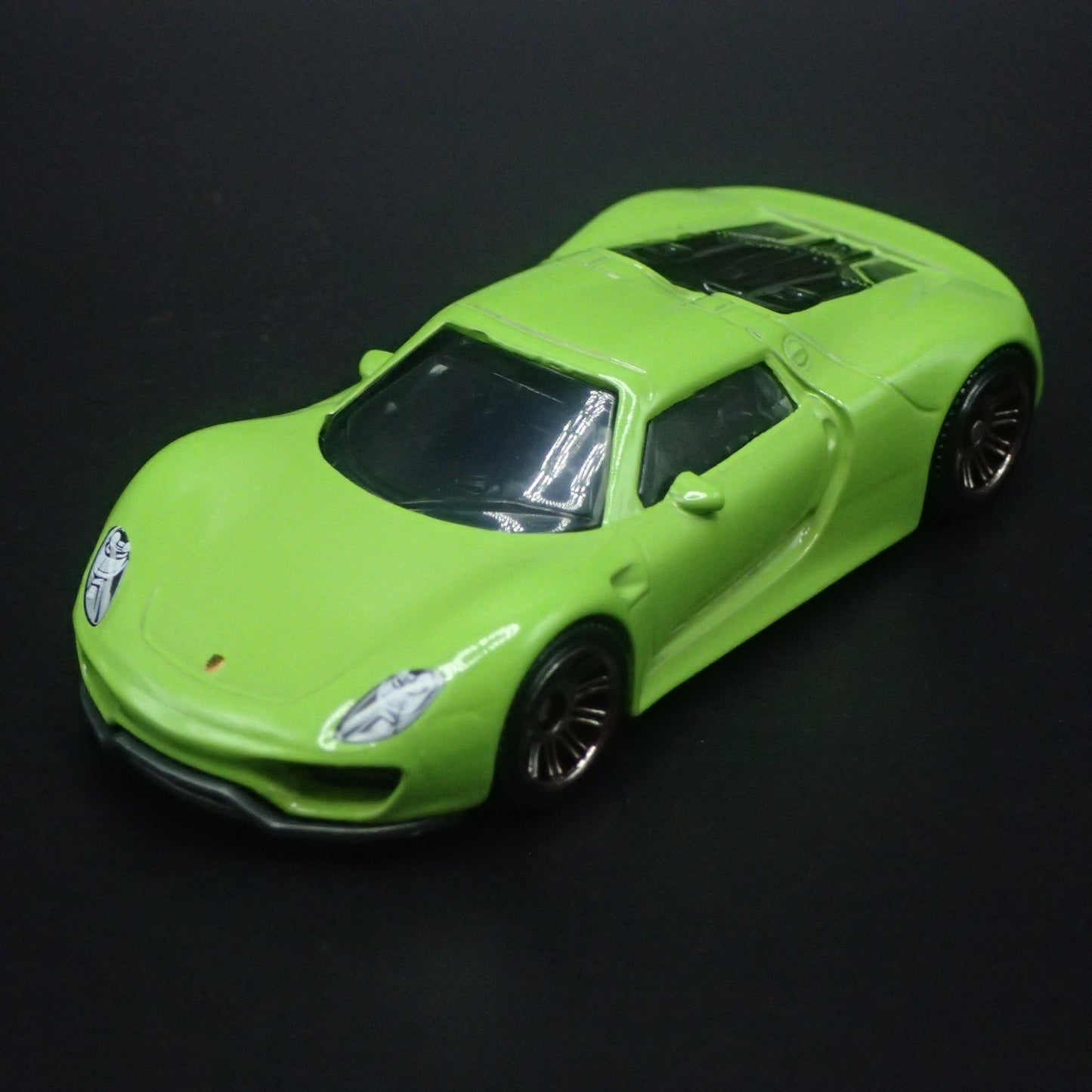 2013-2015 PORSCHE 918 SPYDER SUPER CAR RARE 1:64 SCALE DIORAMA DIECAST MODEL CAR