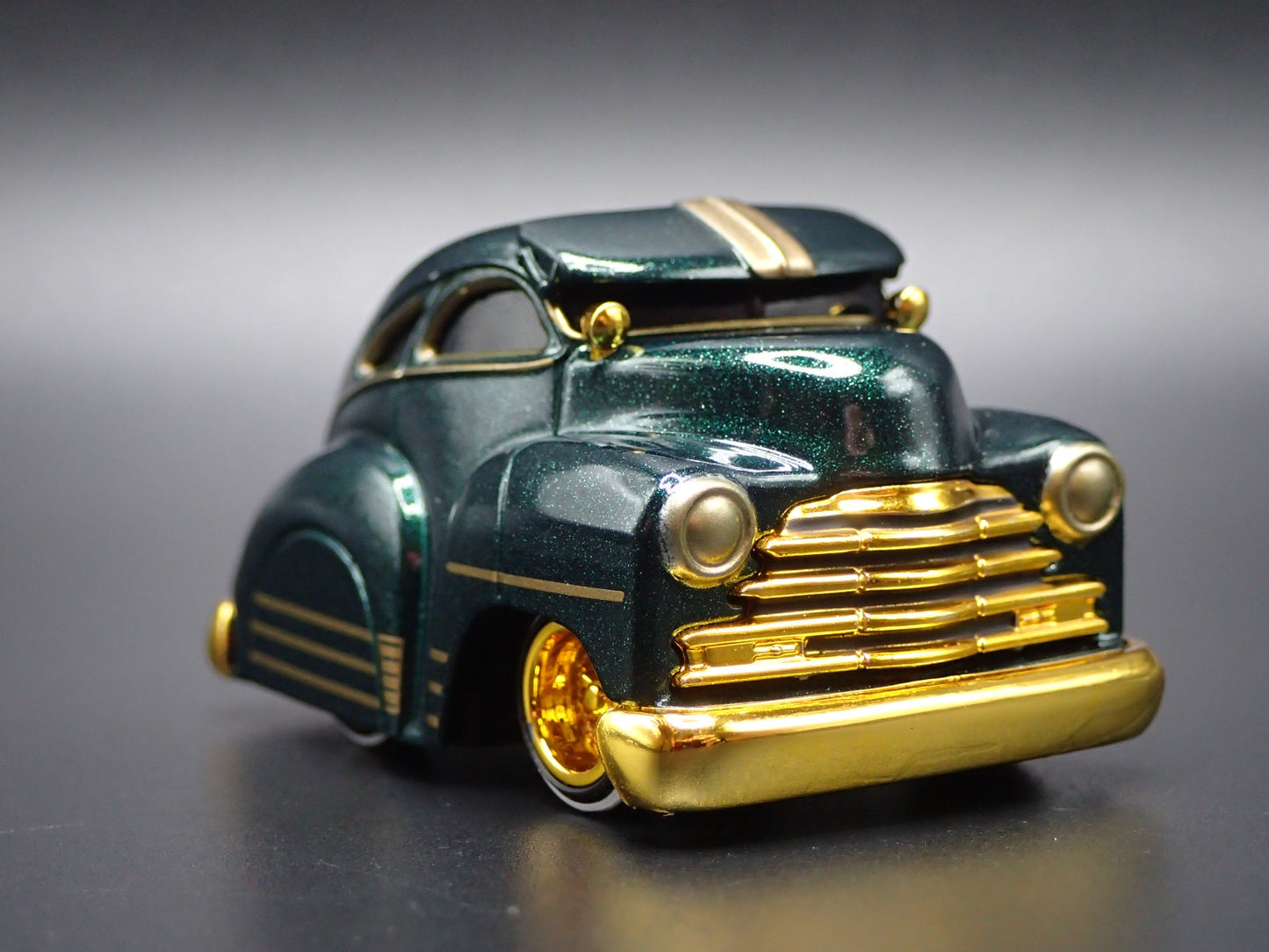 1947 47 CHEVY CHEVROLET FLEETLINE LOWRIDER TUNED 1:64 SCALE DIECAST MODEL CAR