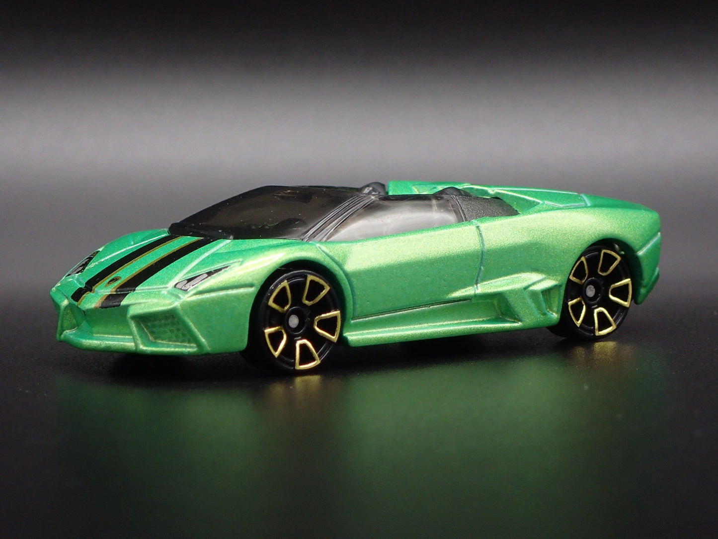 2007-2009 LAMBORGHINI REVENTON ROADSTER SUPER CAR 1:64 SCALE DIECAST MODEL CAR