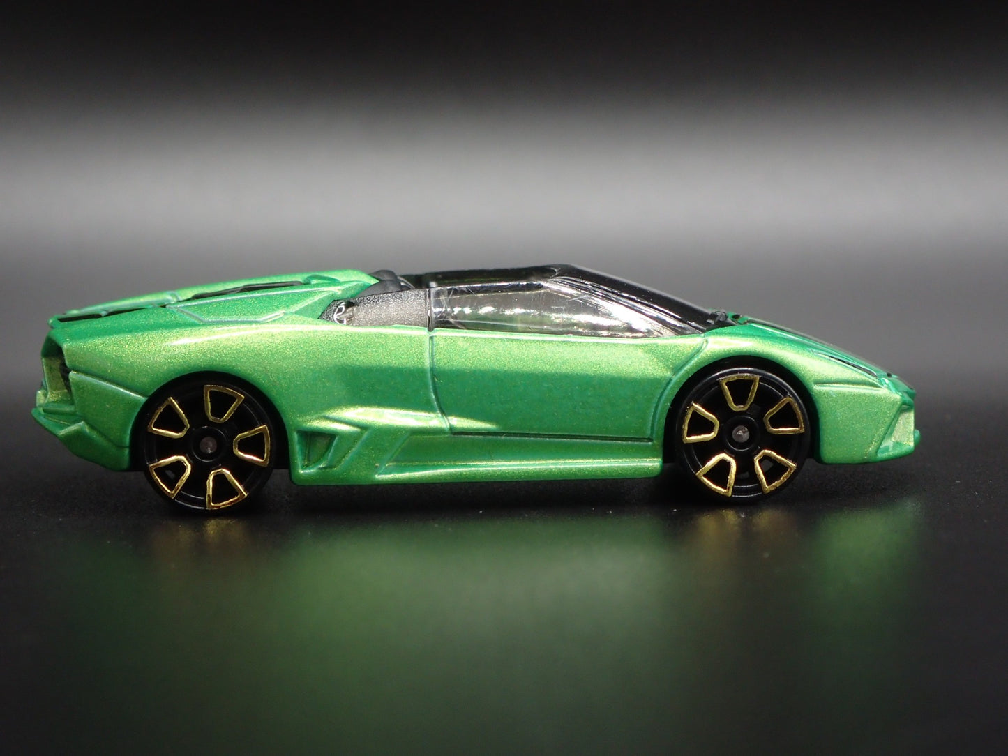 2007-2009 LAMBORGHINI REVENTON ROADSTER SUPER CAR 1:64 SCALE DIECAST MODEL CAR