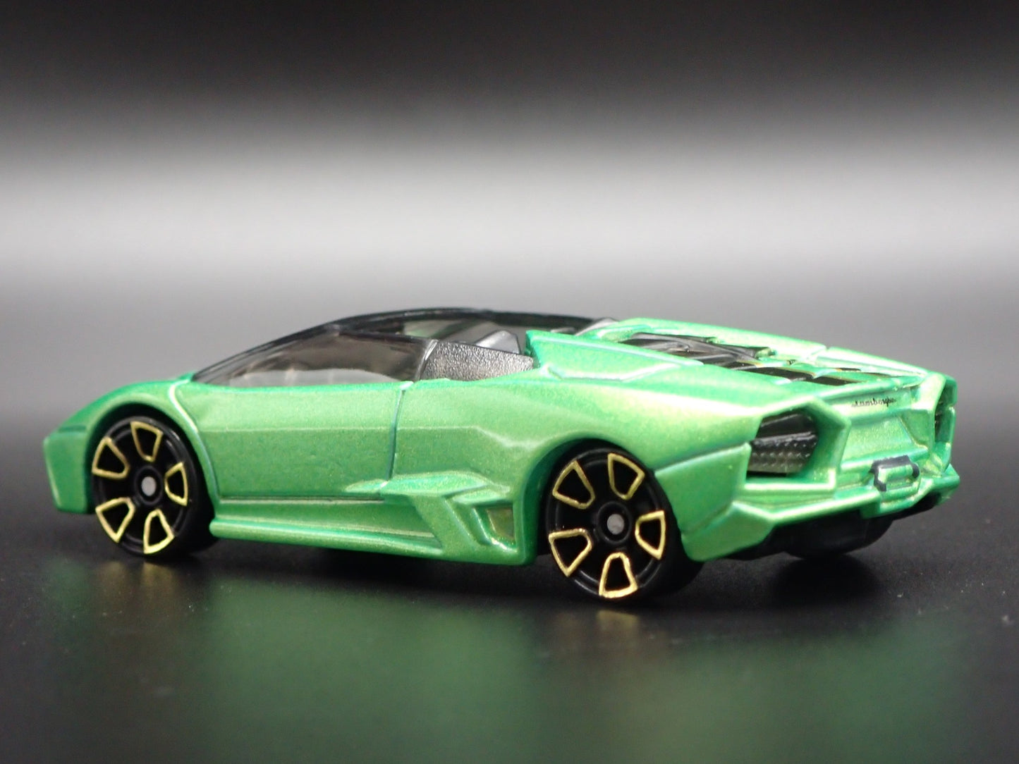 2007-2009 LAMBORGHINI REVENTON ROADSTER SUPER CAR 1:64 SCALE DIECAST MODEL CAR