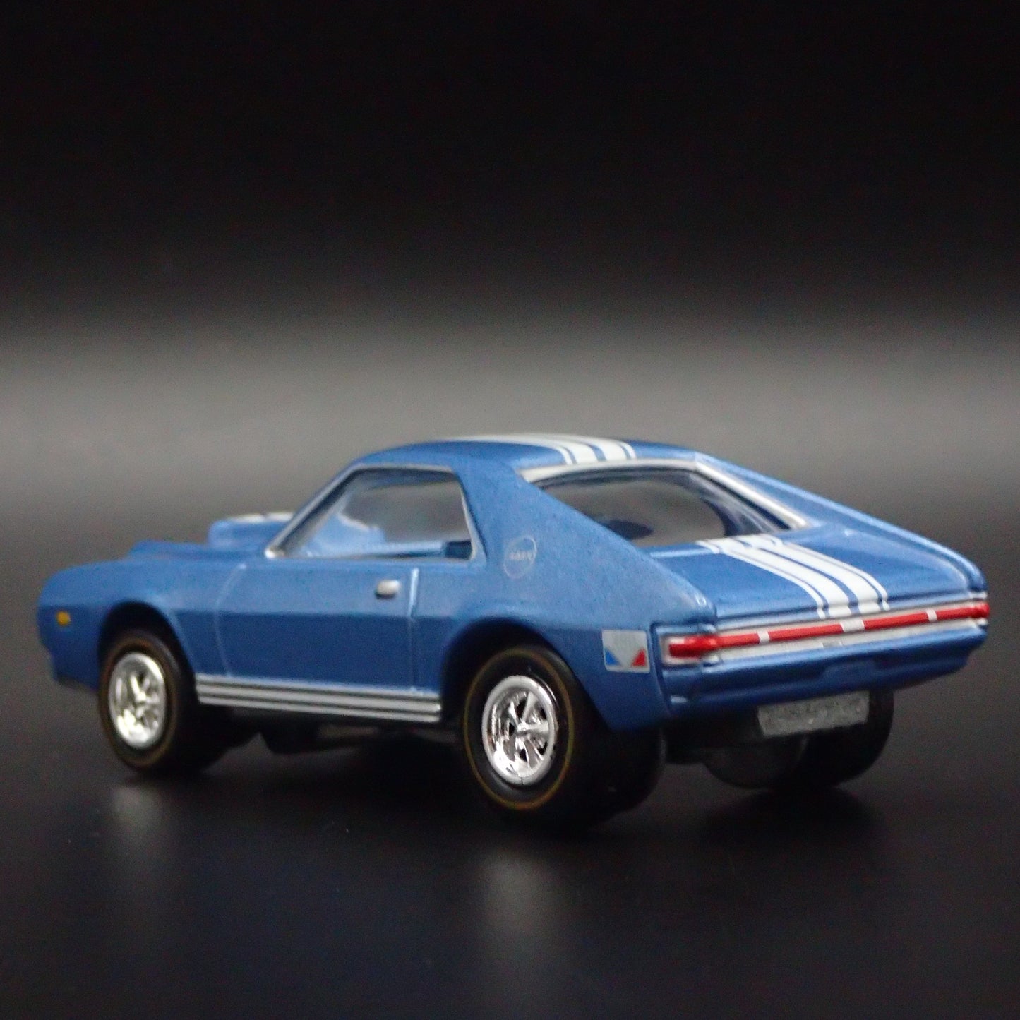 1969 69 AMC AMX BLUE 1/64 SCALE LIMITED COLLECTIBLE DIORAMA DIECAST MODEL CAR