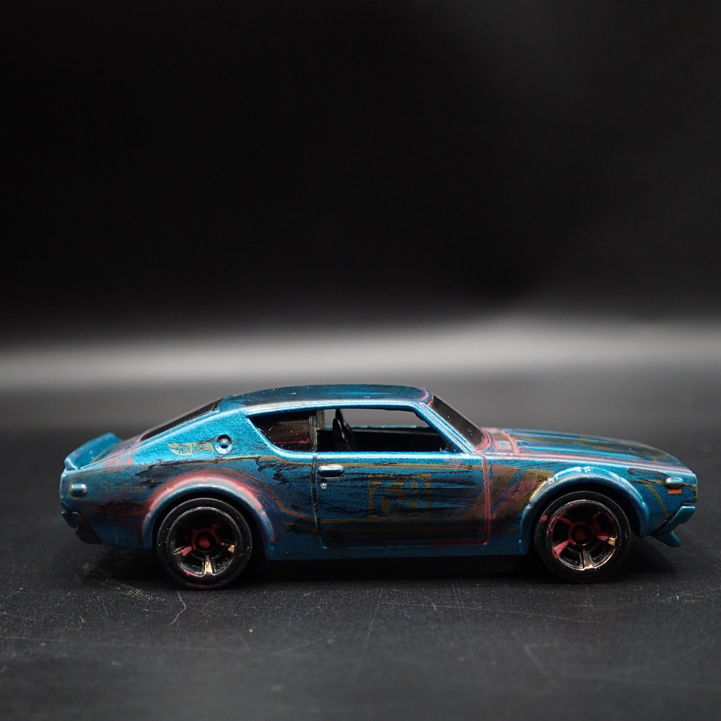 1972-1973 NISSAN SKYLINE 2000 GTR BARN FIND 1:64 SCALE DIORAMA DIECAST MODEL CAR