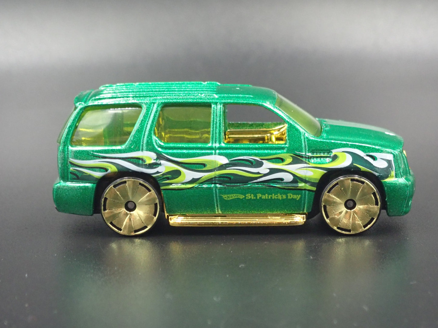 2007-2014 CADILLAC CADDY ESCALADE SUV 1:64 SCALE COLLECTIBLE DIECAST MODEL CAR