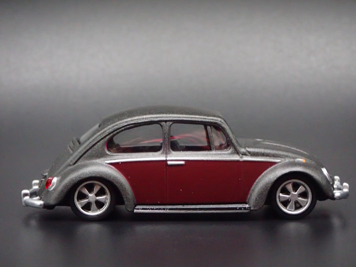 VW VOLKSWAGEN BEETLE BUG GRAY 1:64 SCALE COLLECTIBLE DIORAMA DIECAST MODEL CAR