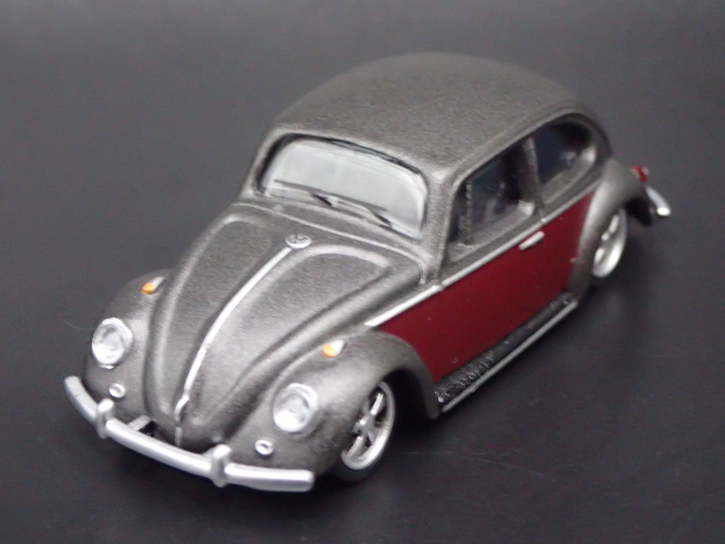 VW VOLKSWAGEN BEETLE BUG GRAY 1:64 SCALE COLLECTIBLE DIORAMA DIECAST MODEL CAR