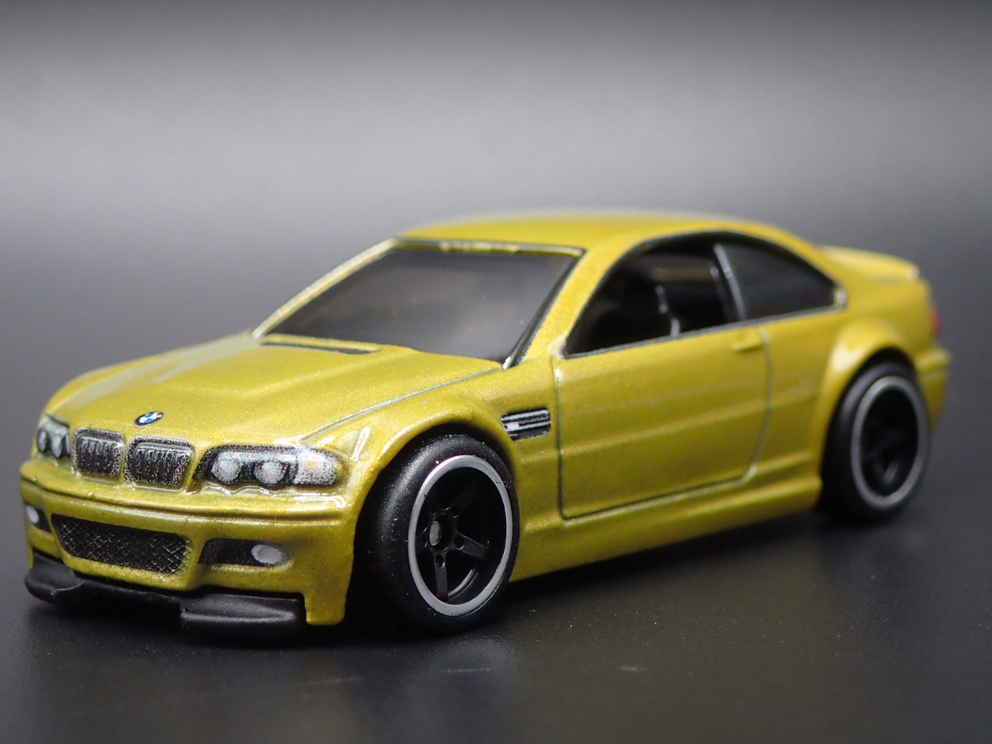 1999-2005 BMW 3 SERIES M3 E46 COUPE GOLD 1:64 SCALE DIORAMA DIECAST MODEL CAR