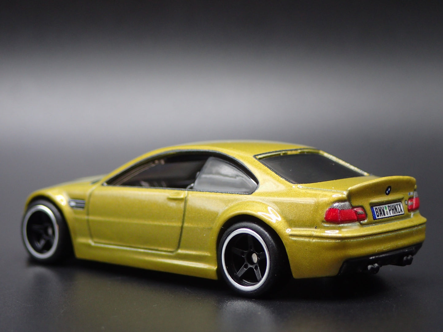 1999-2005 BMW 3 SERIES M3 E46 COUPE GOLD 1:64 SCALE DIORAMA DIECAST MODEL CAR