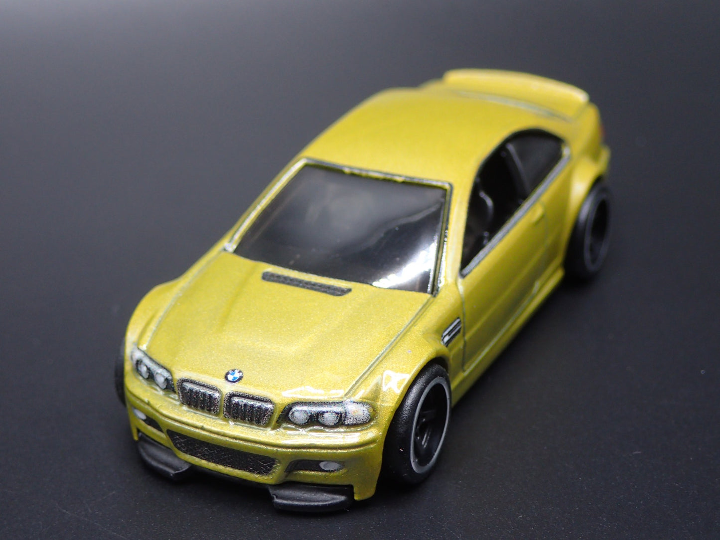 1999-2005 BMW 3 SERIES M3 E46 COUPE GOLD 1:64 SCALE DIORAMA DIECAST MODEL CAR