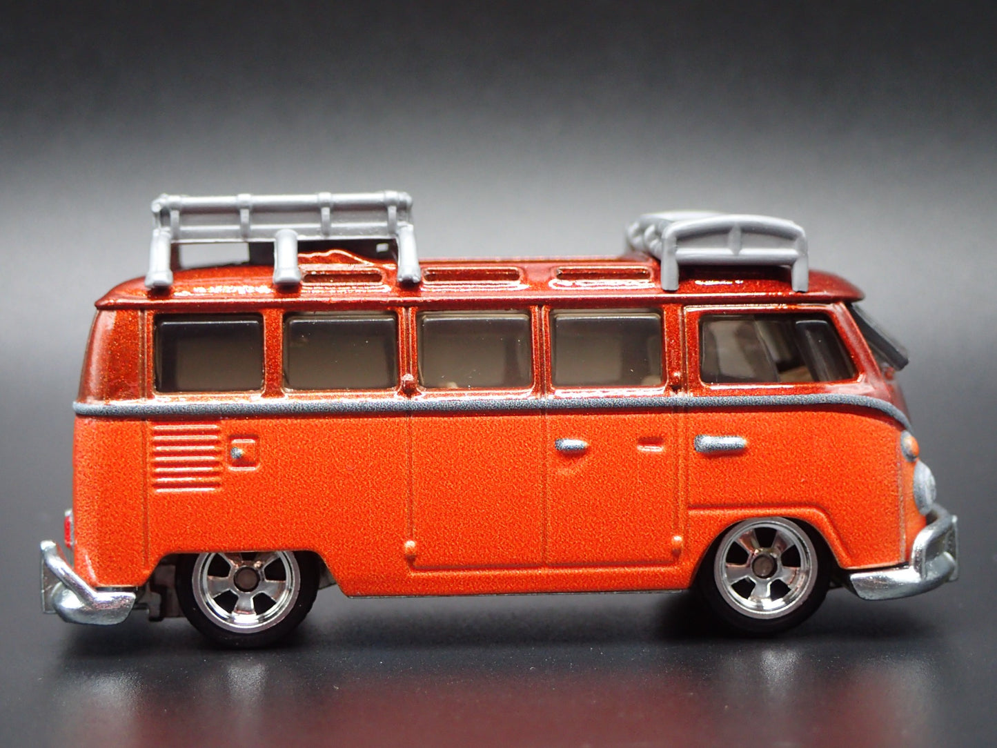 1967 67 VW VOLKSWAGEN SAMBA BUS FLUFFY GABRIEL IGLESIAS 1:64 DIECAST MODEL CAR