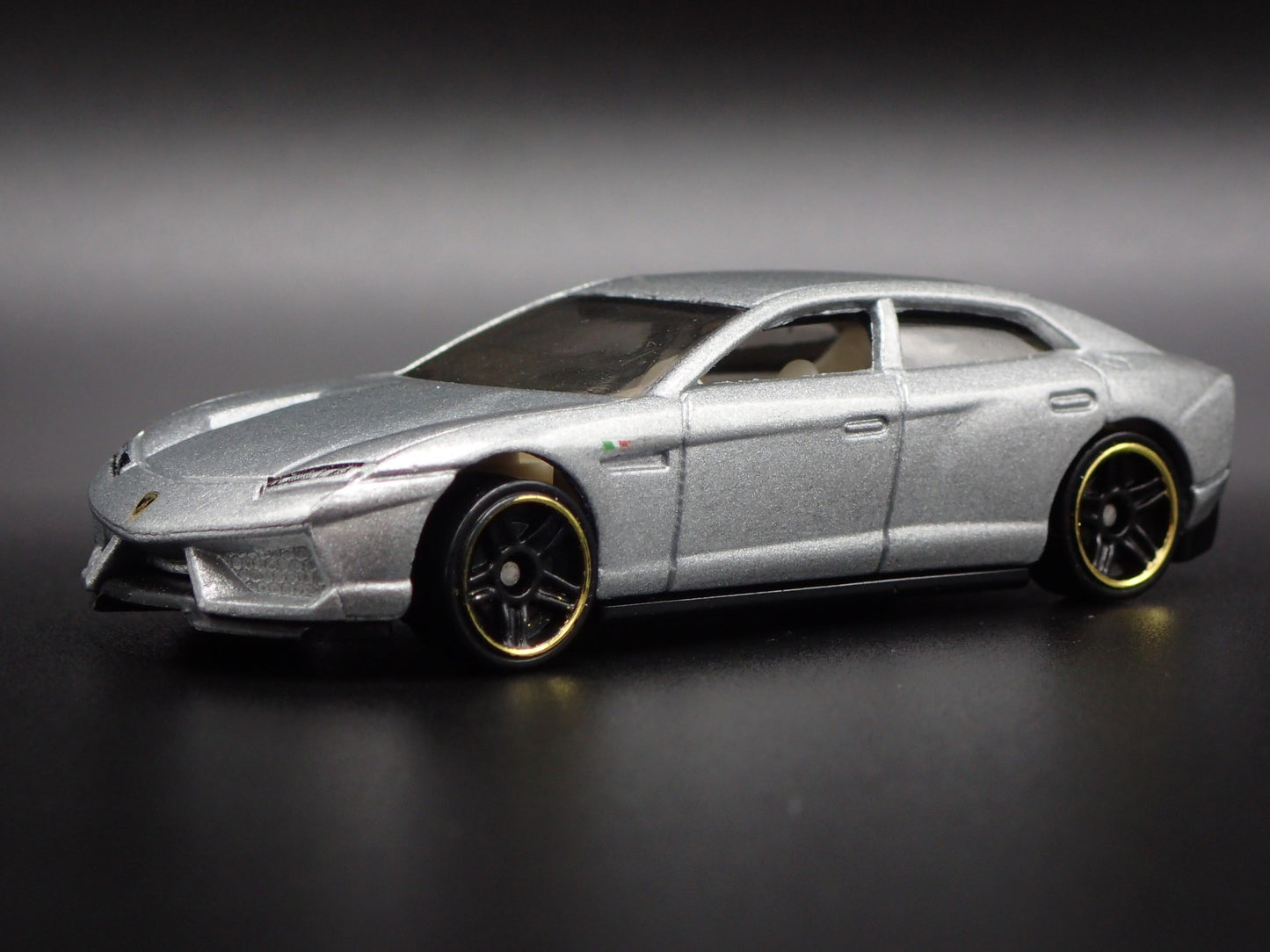 2008 08 LAMBORGHINI ESTOQUE 4 FOUR DOOR 1:64 SCALE DIORAMA DIECAST MODEL CAR