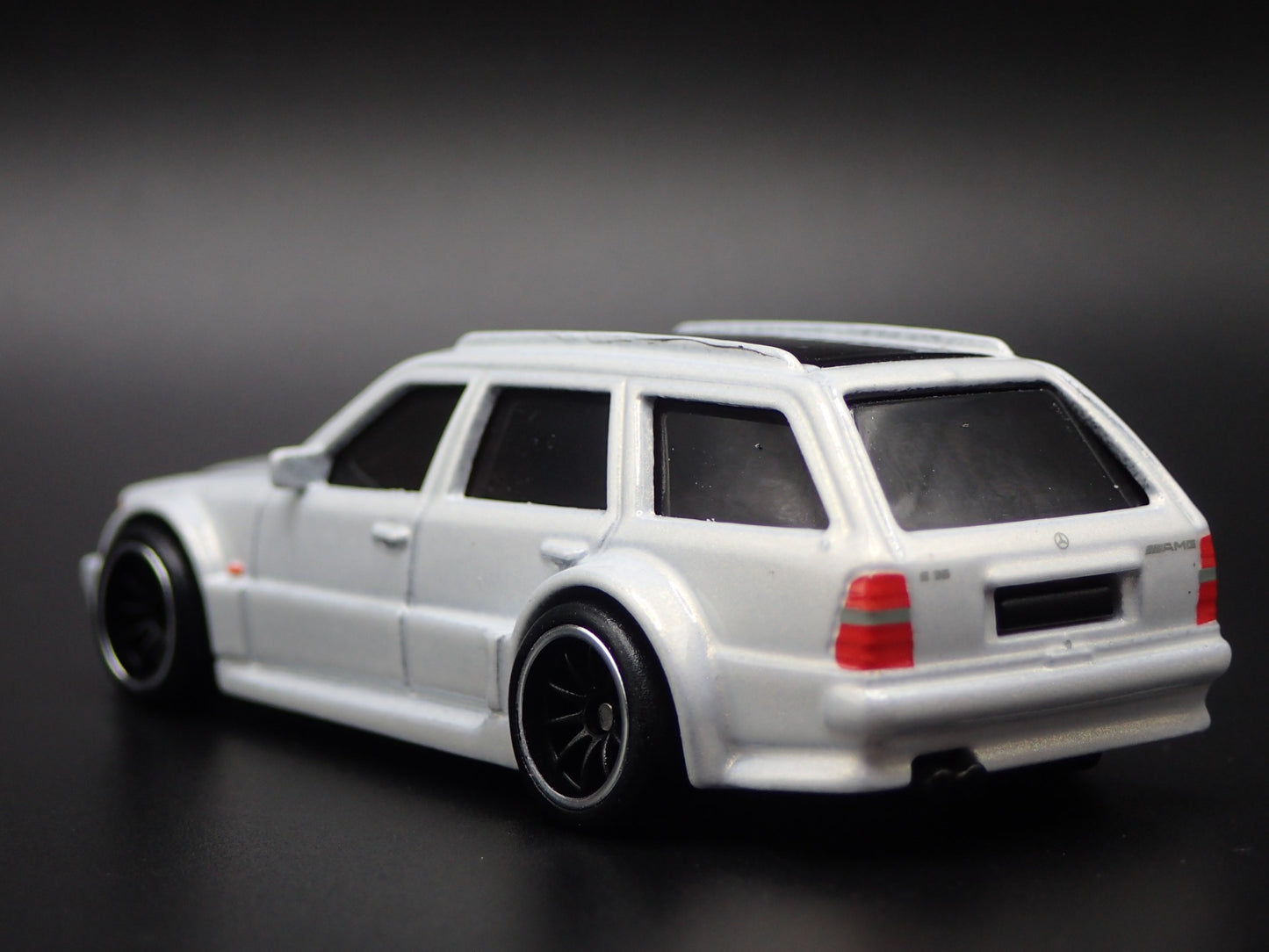 1996-1997 MERCEDES-BENZ E 36 AMG STATION WAGON 1:64 SCALE DIECAST MODEL CAR