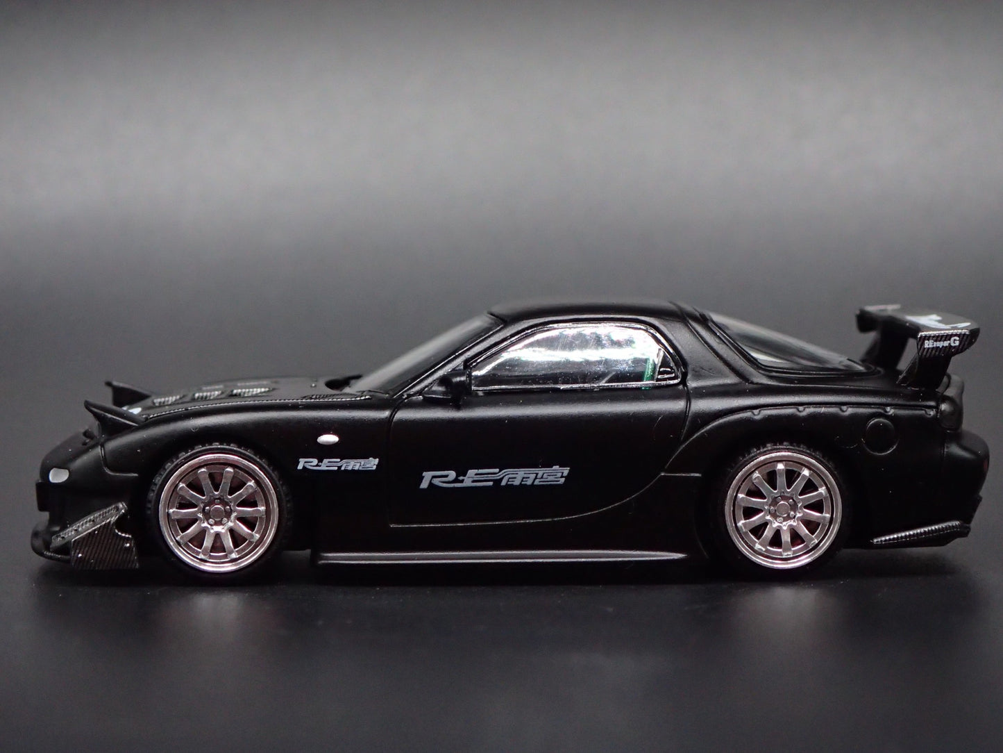 MAZDA RX7 JDM RE AMEMIYA GRAY 1:64 SCALE COLLECTIBLE DIORAMA DIECAST MODEL CAR