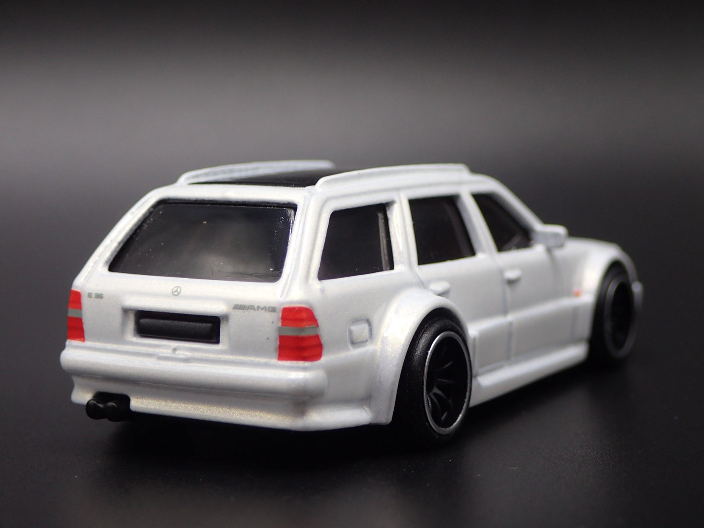 1996-1997 MERCEDES-BENZ E 36 AMG STATION WAGON 1:64 SCALE DIECAST MODEL CAR