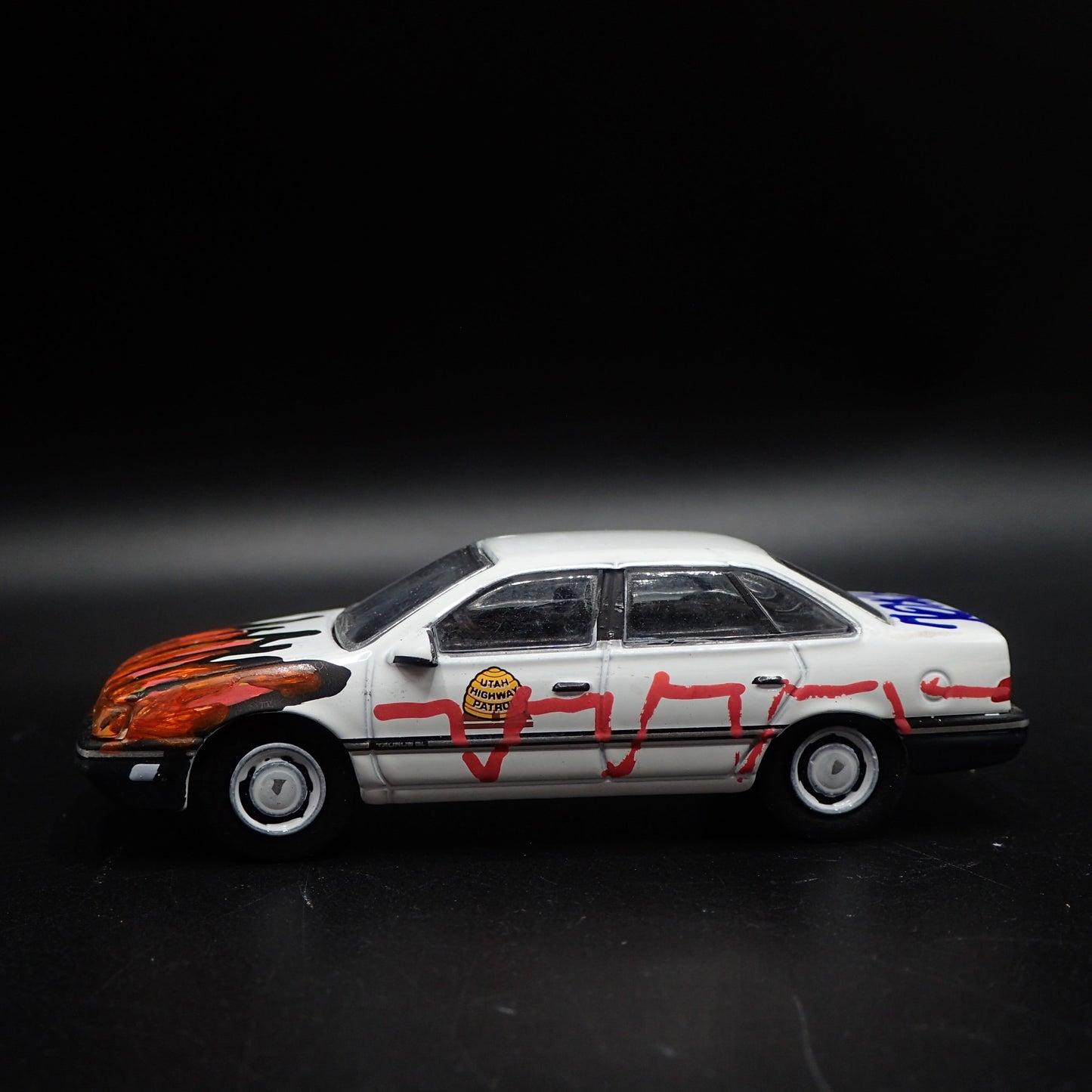 1990 FORD TAURUS UTAH HIGHWAY PATROL GRAFFITI TAG 1:64 SCALE DIECAST MODEL CAR