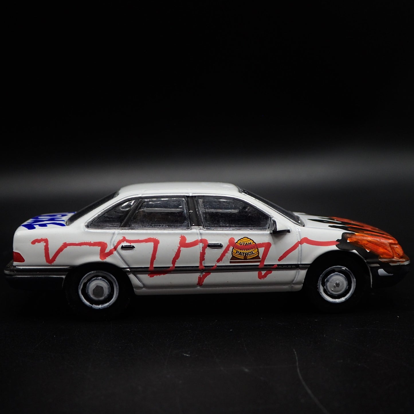 1990 FORD TAURUS UTAH HIGHWAY PATROL GRAFFITI TAG 1:64 SCALE DIECAST MODEL CAR