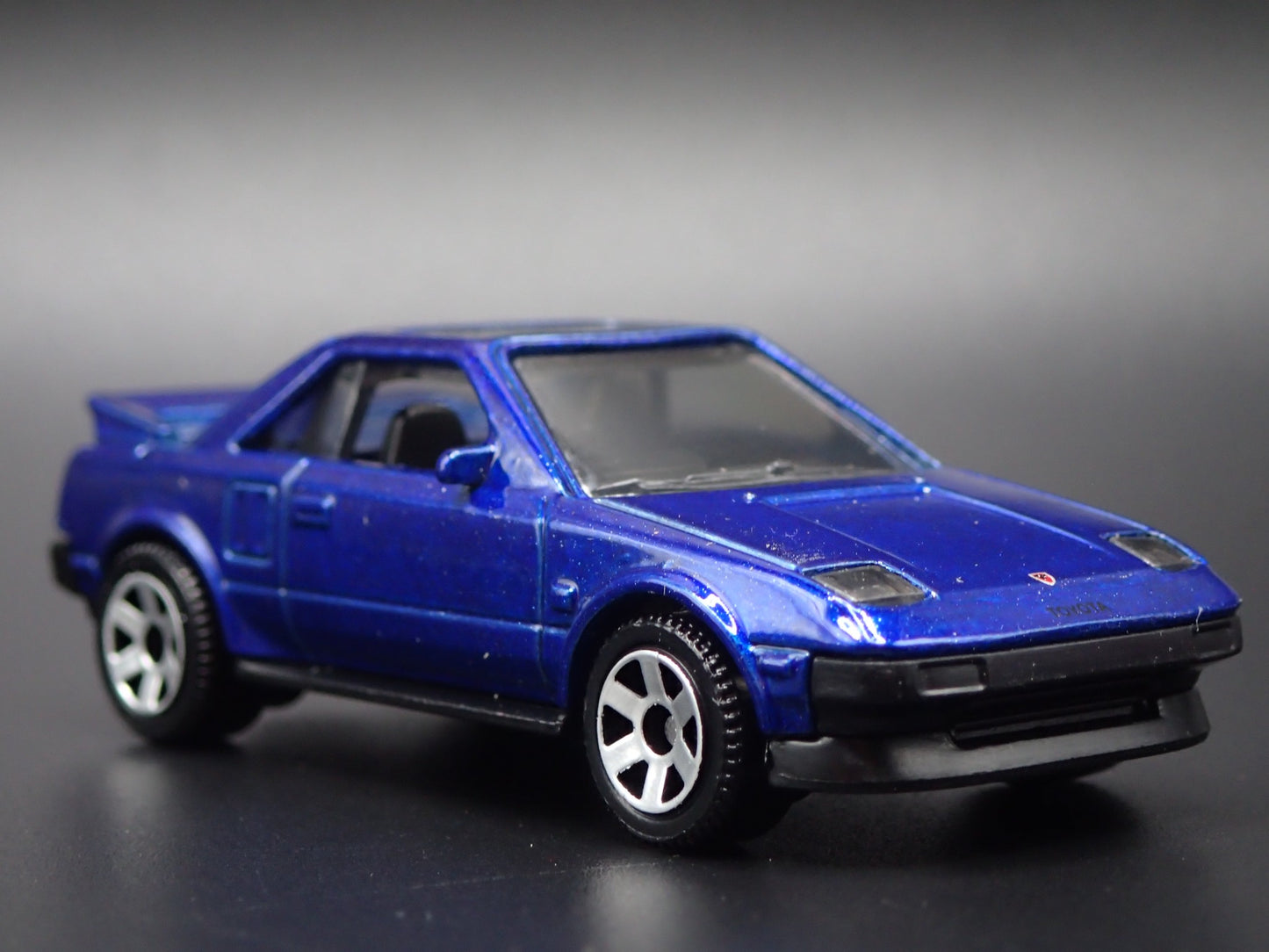 1984-1989 TOYOTA MR2 LIGHTS DOWN 1/64 SCALE COLLECTIBLE DIECAST MODEL CAR