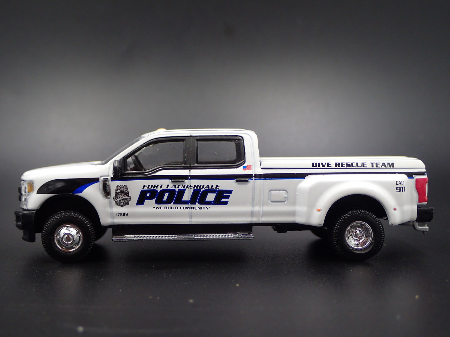 2019 19 FORD F350 DUALLY FORT LAUDERDALE FLA POLICE 1:64 SCALE DIECAST MODEL CAR