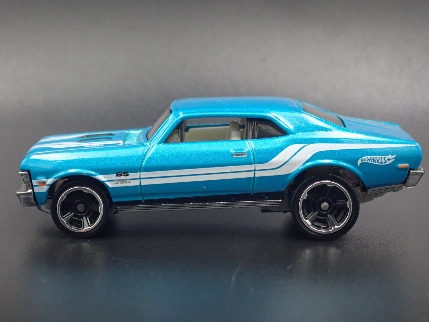 1968 68 CHEVY CHEVROLET NOVA 1:64 SCALE COLLECTIBLE DIORAMA DIECAST MODEL CAR