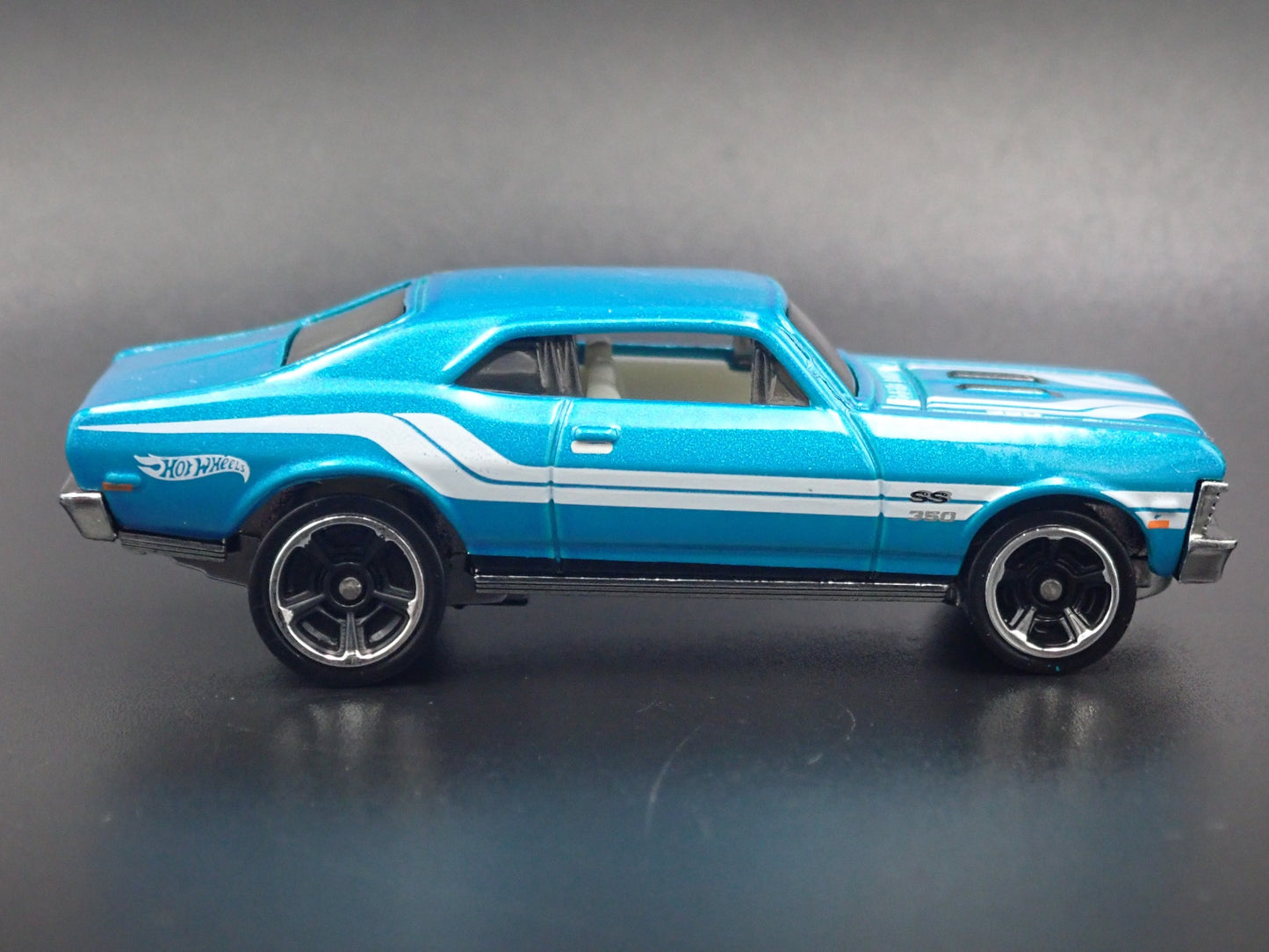 1968 68 CHEVY CHEVROLET NOVA 1:64 SCALE COLLECTIBLE DIORAMA DIECAST MODEL CAR