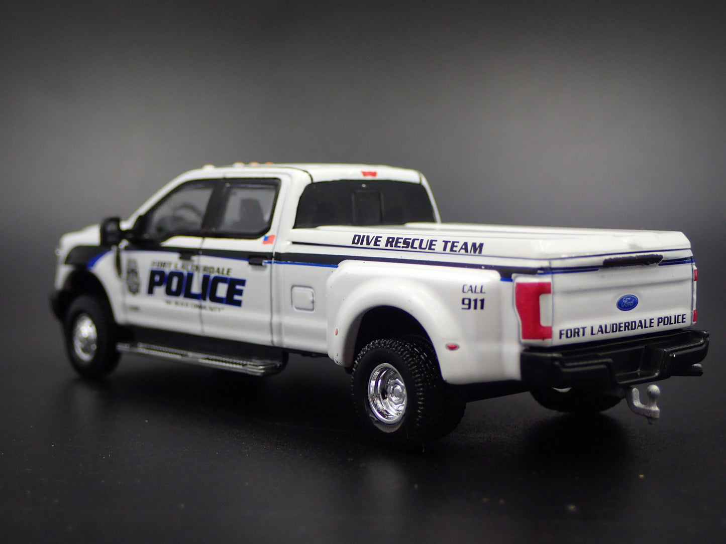 2019 19 FORD F350 DUALLY FORT LAUDERDALE FLA POLICE 1:64 SCALE DIECAST MODEL CAR