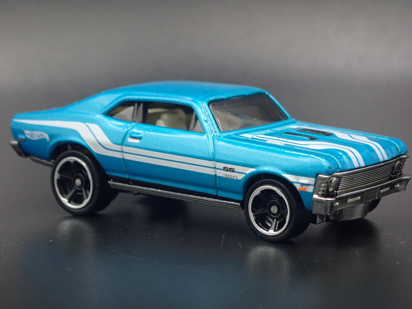 1968 68 CHEVY CHEVROLET NOVA 1:64 SCALE COLLECTIBLE DIORAMA DIECAST MODEL CAR