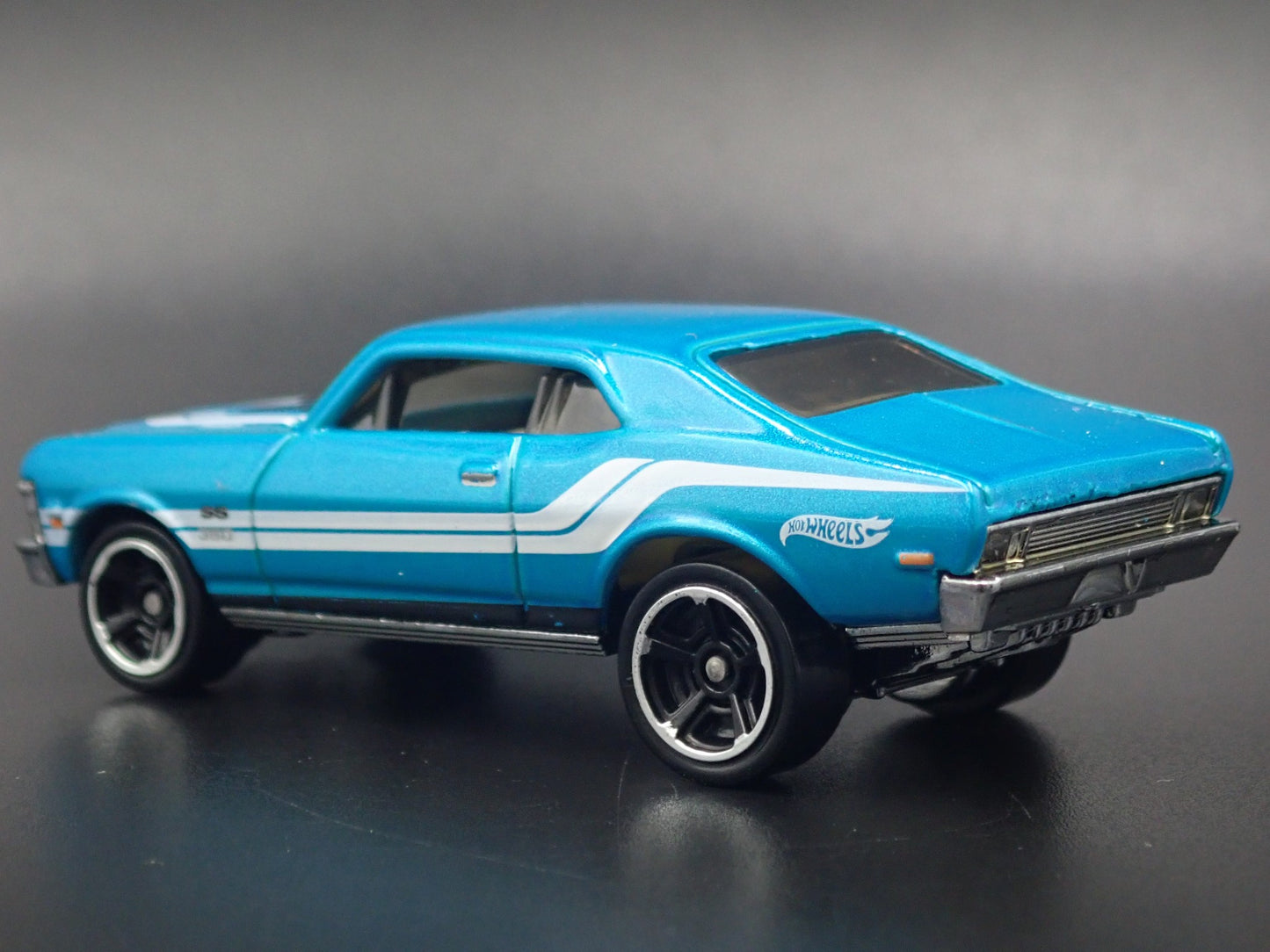 1968 68 CHEVY CHEVROLET NOVA 1:64 SCALE COLLECTIBLE DIORAMA DIECAST MODEL CAR