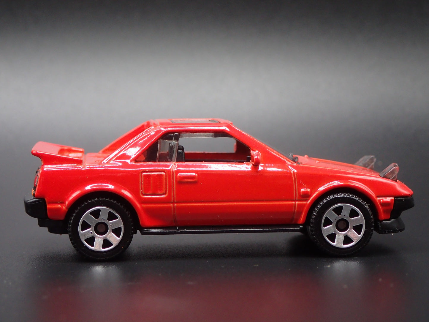 1984-1989 TOYOTA MR2 LIGHTS UP 1/64 SCALE COLLECTIBLE DIORAMA DIECAST MODEL CAR
