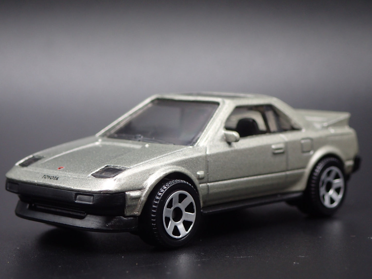 1984-1989 TOYOTA MR2 LIGHTS DOWN 1/64 SCALE COLLECTIBLE DIECAST MODEL CAR