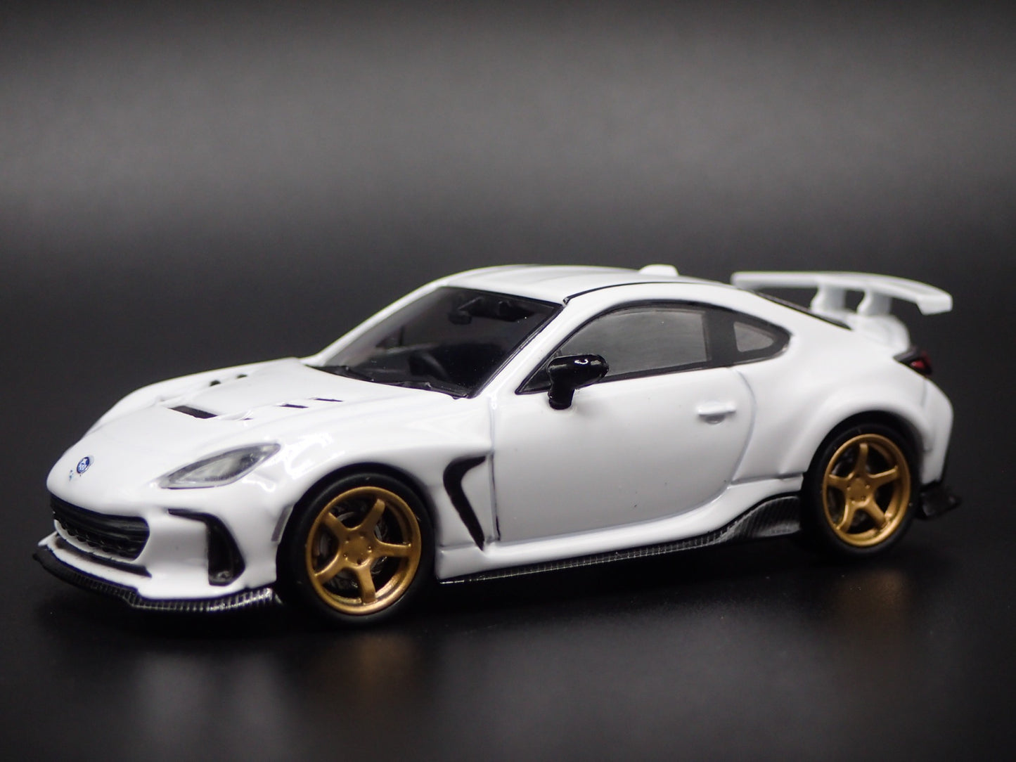 2021-2025 SUBARU BRZ WHITE 1/64 SCALE COLLECTIBLE DIORAMA DIECAST MODEL CAR