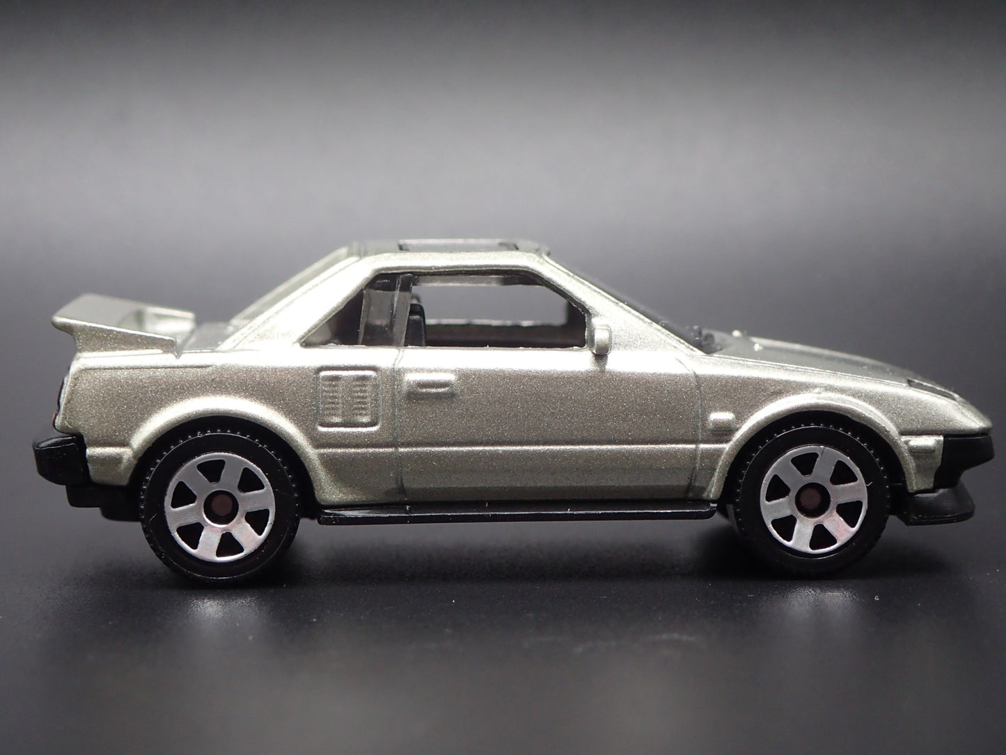 1984-1989 TOYOTA MR2 LIGHTS DOWN 1/64 SCALE COLLECTIBLE DIECAST MODEL CAR