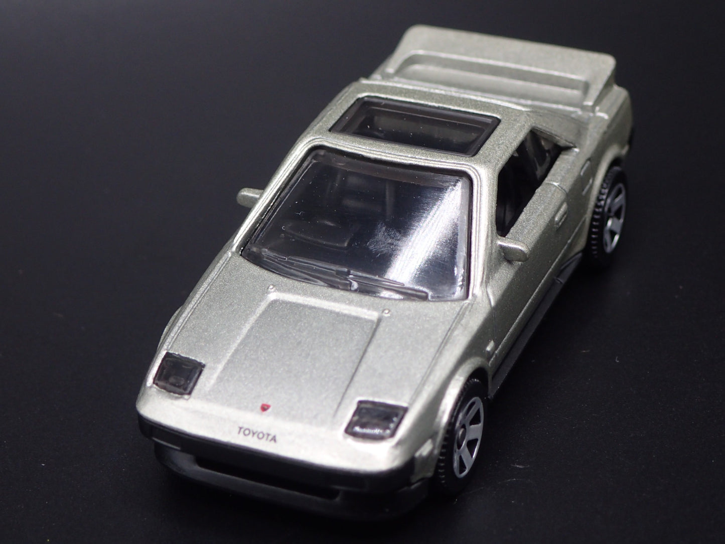 1984-1989 TOYOTA MR2 LIGHTS DOWN 1/64 SCALE COLLECTIBLE DIECAST MODEL CAR