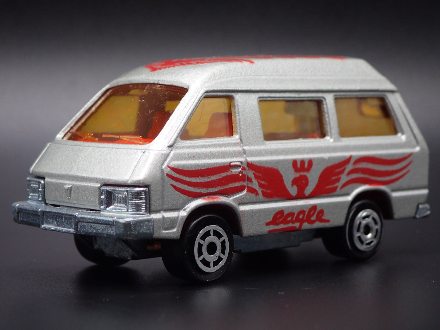 1985-1991 TOYOTA VAN SILVER  1/64 SCALE COLLECTIBLE DIORAMA DIECAST MODEL CAR