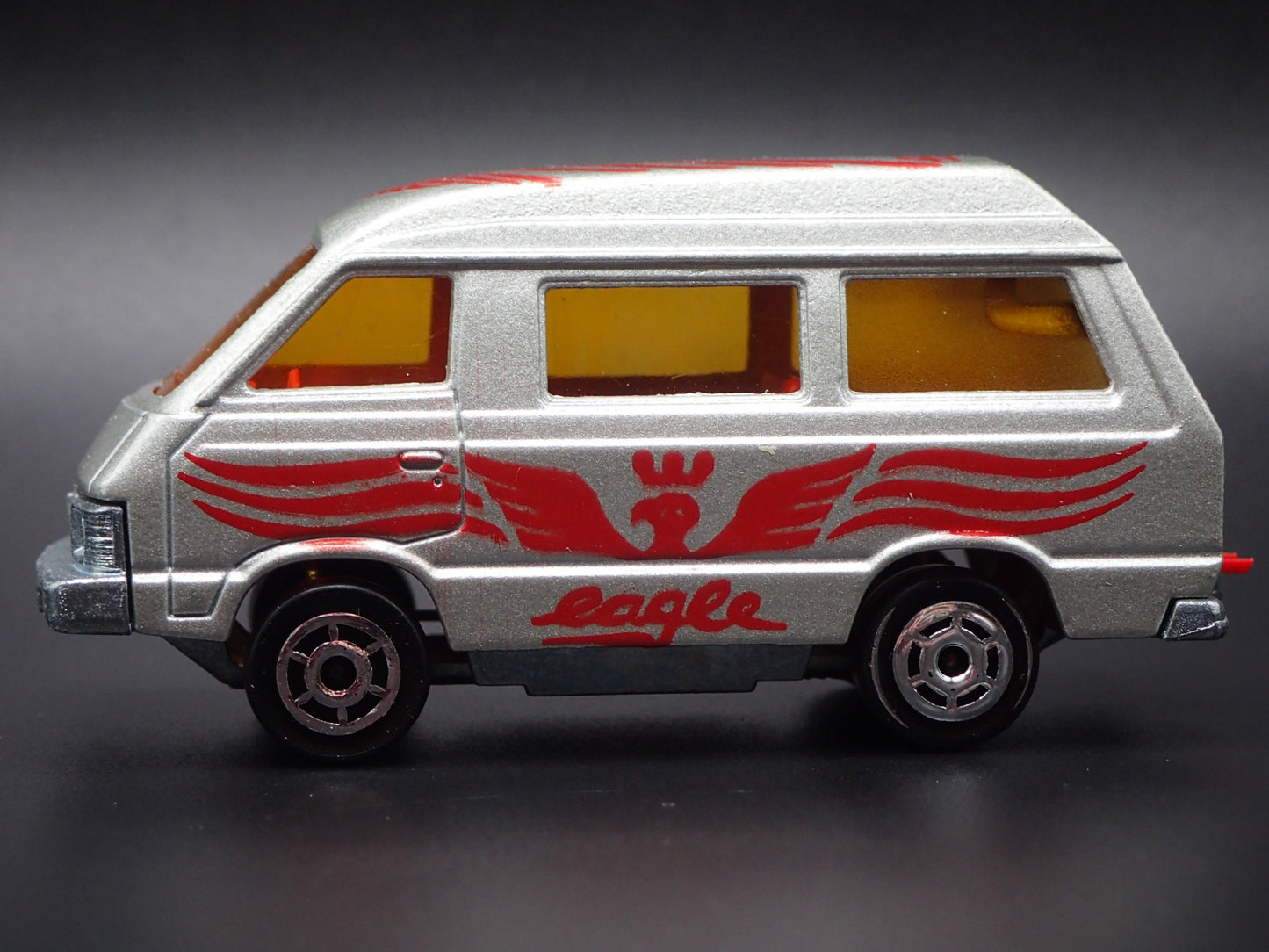 1985-1991 TOYOTA VAN SILVER  1/64 SCALE COLLECTIBLE DIORAMA DIECAST MODEL CAR
