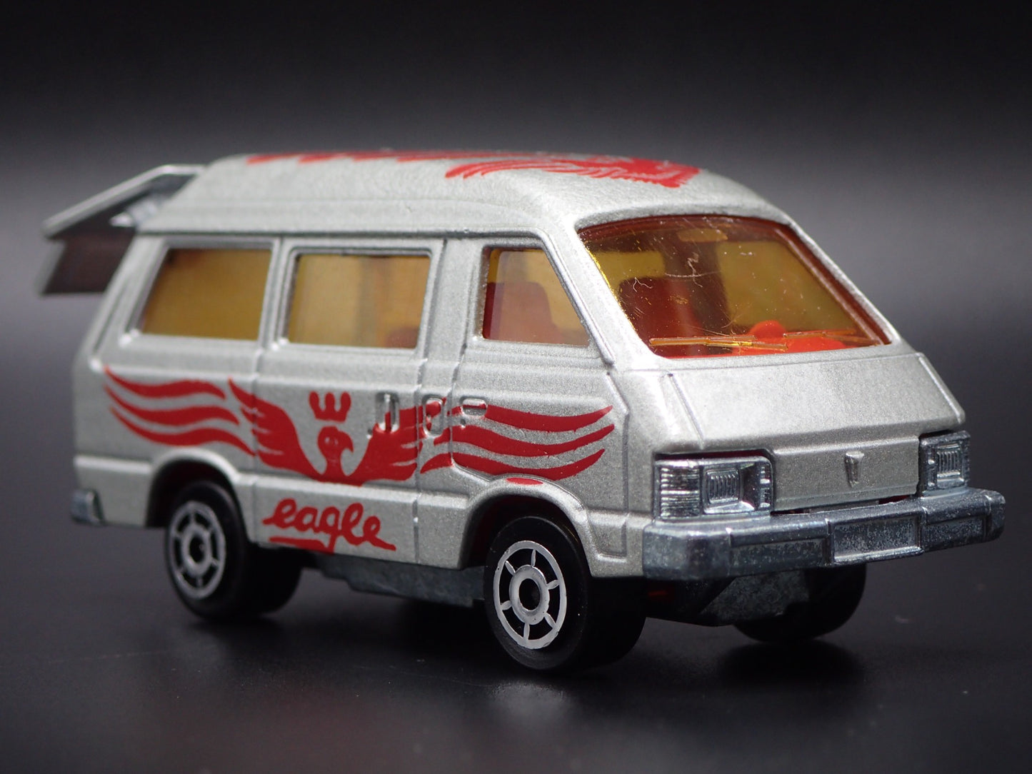 1985-1991 TOYOTA VAN SILVER  1/64 SCALE COLLECTIBLE DIORAMA DIECAST MODEL CAR