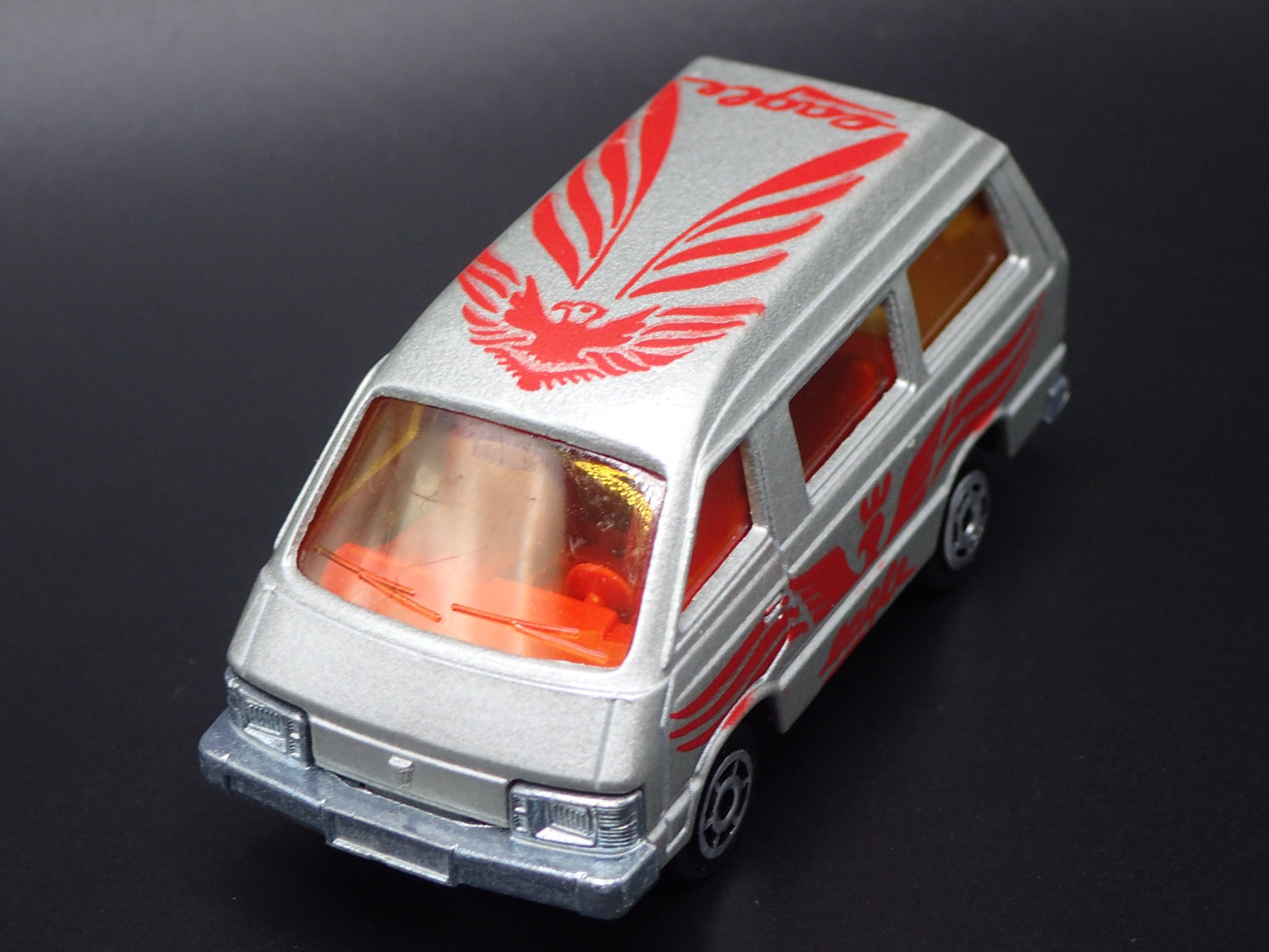 1985-1991 TOYOTA VAN SILVER  1/64 SCALE COLLECTIBLE DIORAMA DIECAST MODEL CAR