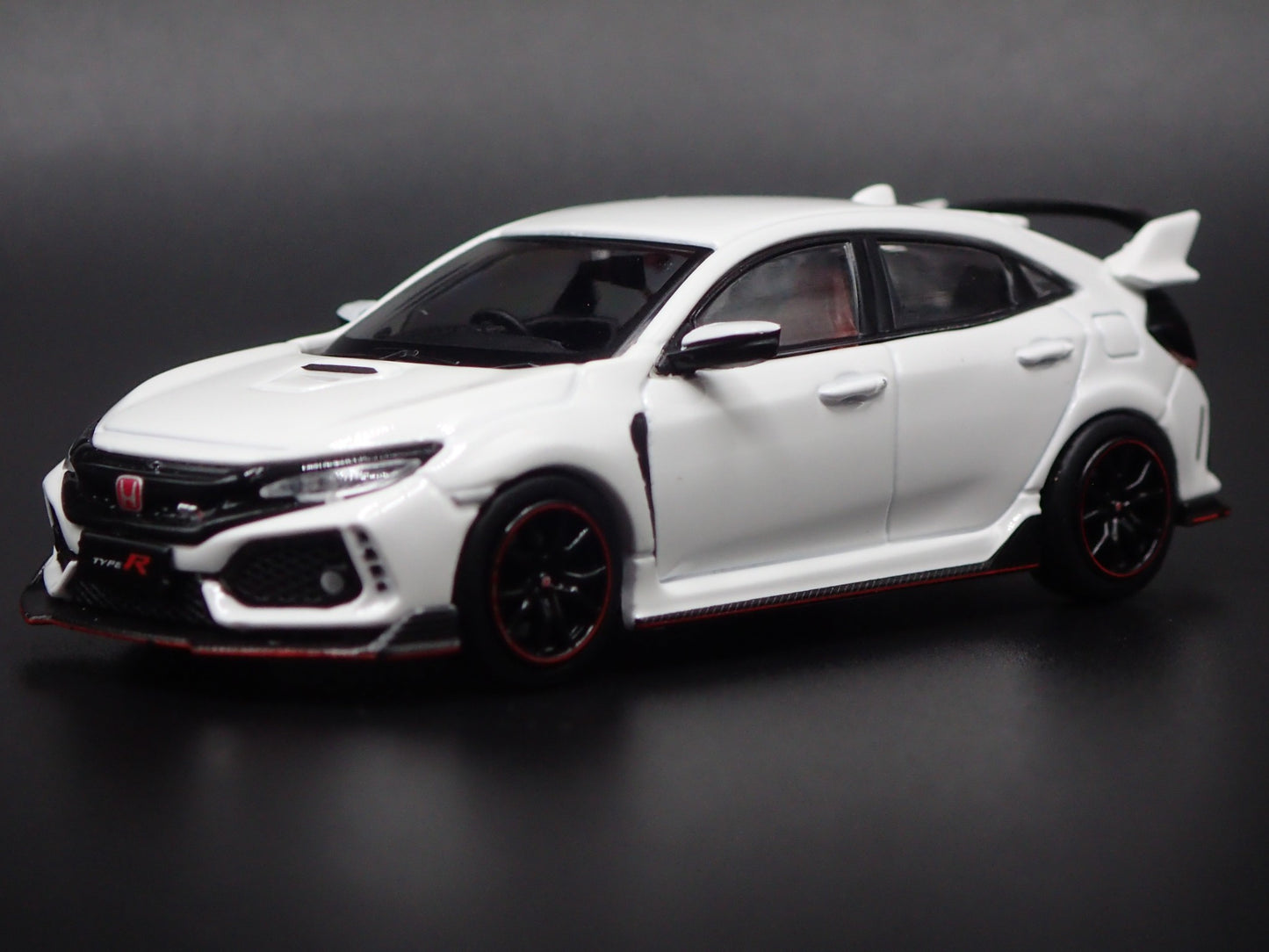 2017-2021 HONDA CIVIC TYPE R FK8 WHITE 1:64 SCALE COLLECTIBLE DIECAST MODEL CAR