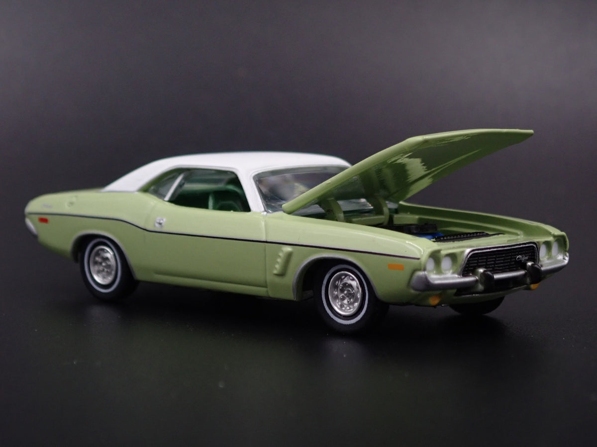 1973 73 DODGE CHALLENGER RARE 1:64 SCALE COLLECTIBLE DIORAMA DIECAST MODEL CAR-Burning Rubber Toy Company