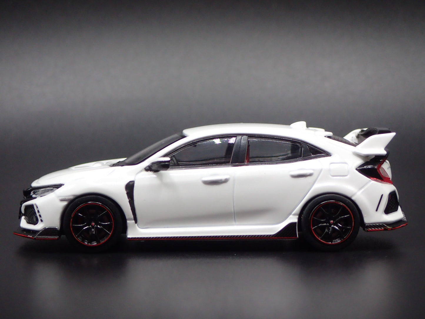 2017-2021 HONDA CIVIC TYPE R FK8 WHITE 1:64 SCALE COLLECTIBLE DIECAST MODEL CAR
